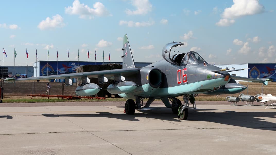 Штурмовик Су-25
