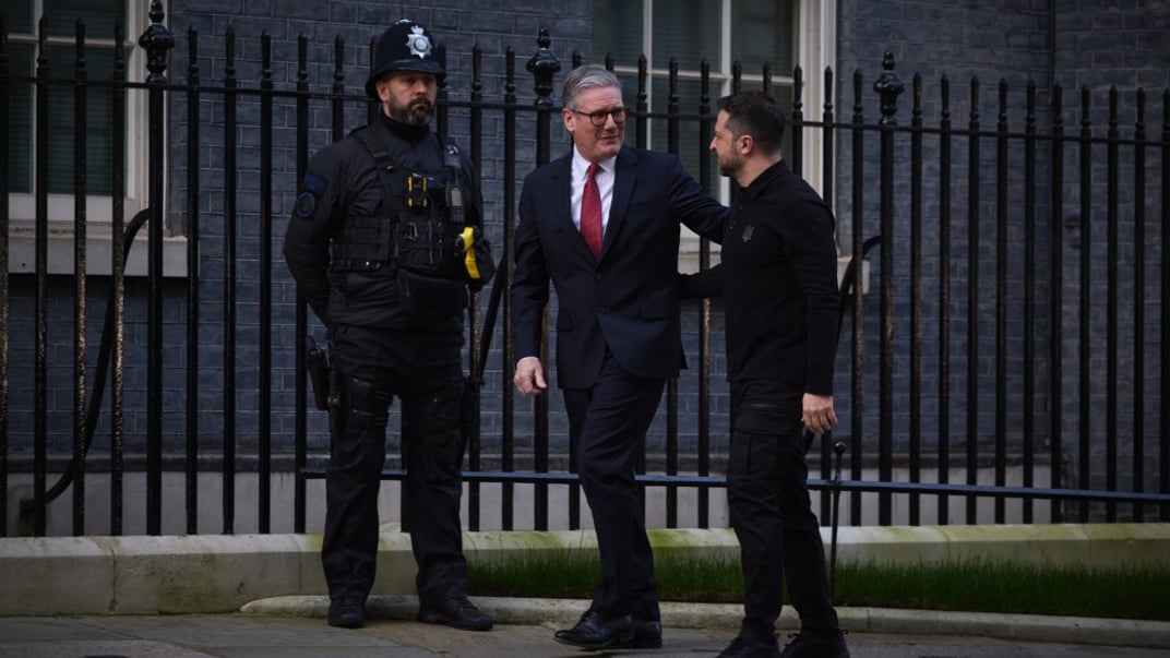 Премʼєр-міністр Великої Британії Кір Стармер зустрічає президента України Володимира Зеленського в Лондоні, 1 березня 2025 року