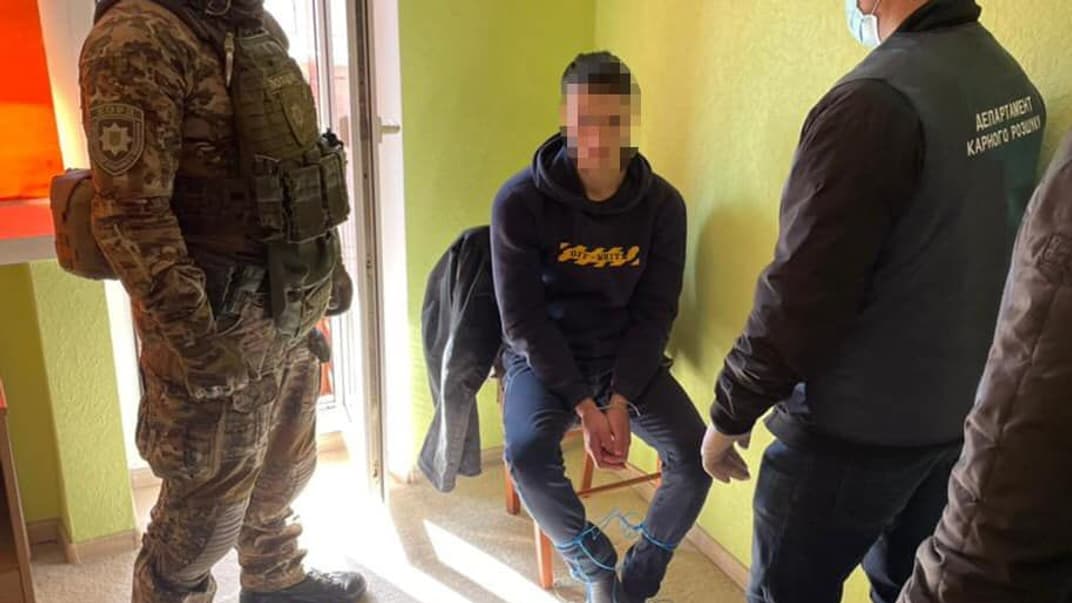 В Киеве задержали банду, требовавшую за похищенного юношу миллион долларов