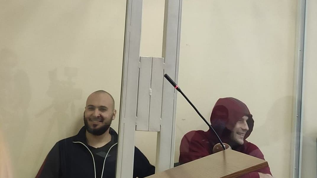 Обвинувачені у справі замаху на вбивство очільника Всеукраїнського об’єднання «Автомайдан» Віталія Устименка: Юрій Гаврилюк (ліворуч) та Станіслав Руденко