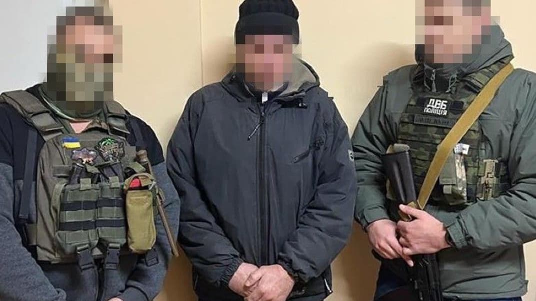 После освобождения Херсона коллаборант пытался скрыться на левом берегу реки Днепр, чтобы избежать правосудия