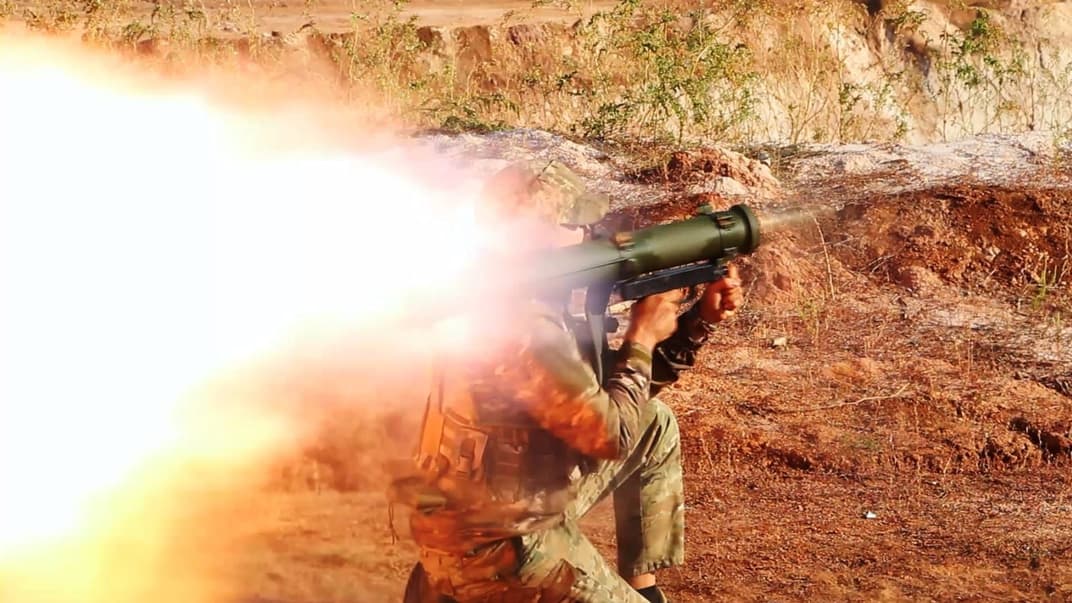 Український військослужбовець зі зброєю. Ілюстративне фото