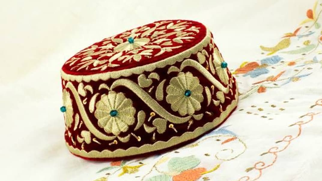 Головной убор с орнаментом орьнек