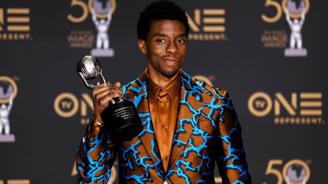 Американський актор Чедвік Боузман отримав нагороду за роль Чорної пантери на премії, яку вручає «Національна асоціація сприяння прогресу кольорового населення», 30 березня 2019