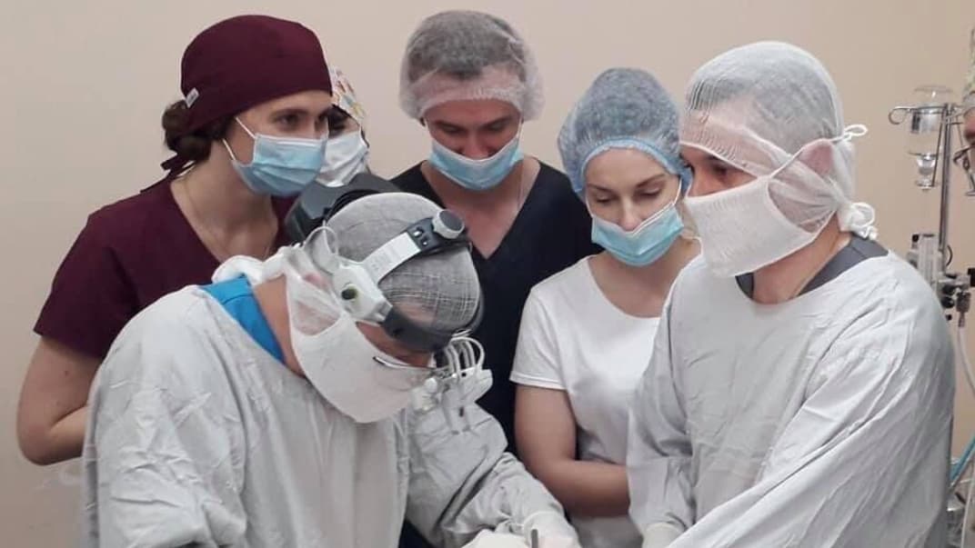 Лікарі роблять унікальну операцію 6-річному хлопчику