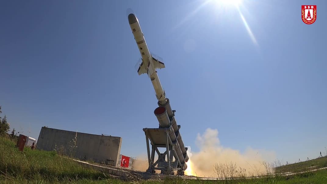 Протикорабельна ракета Atmaca — перша турецька ракета такого штибу, яка пройшла успішні випробування. У турецькій армії вона має з'явитися до кінця цього року