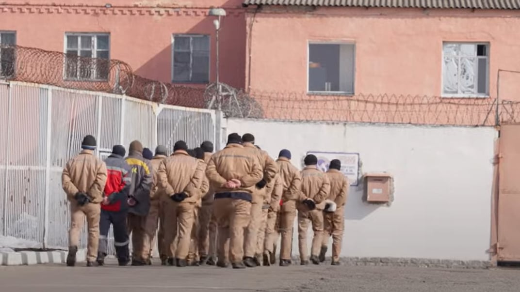 Заключенные Каменской исправительной колонии в Запорожской области, где содержатся осужденные за государственную измену