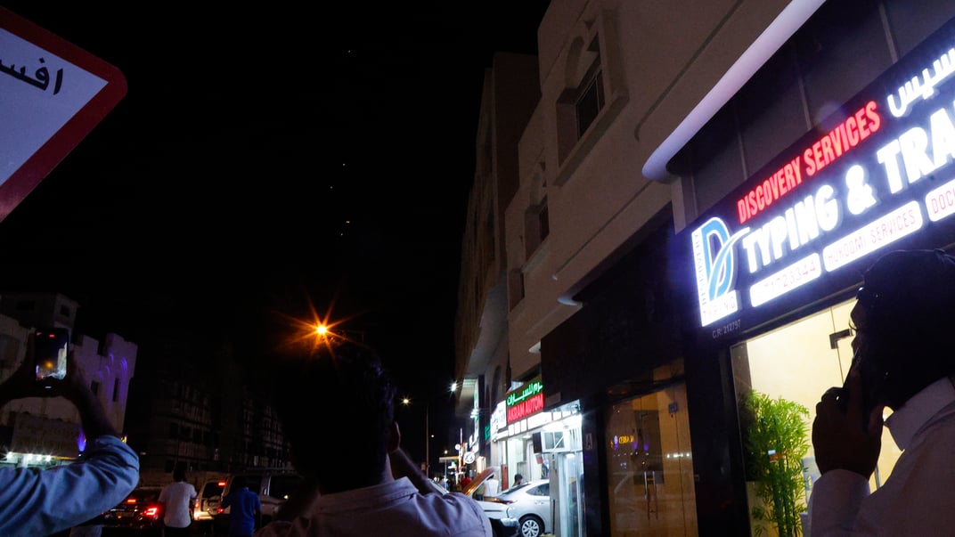 Мешканці Катару спостерігають за атакою іранських ракет