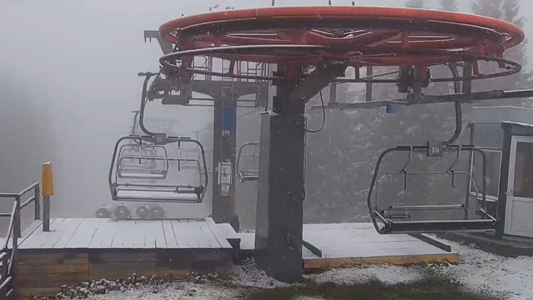 Сніг у «Буковелі», 12 жовтня 2021 року