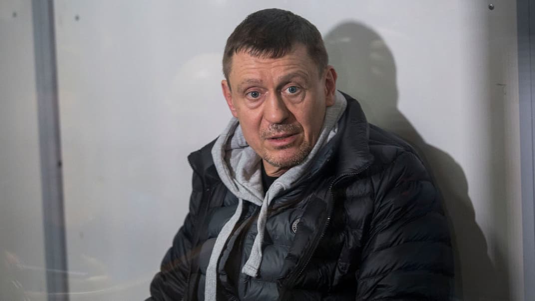 Підозрюваний у вбивстві Аміни Окуєвої і в замаху на Адама Осмаєва Ігор Редькін під час засідання Святошинського районного суду Києва з обрання йому запобіжного заходу, 14 січня 2020 року