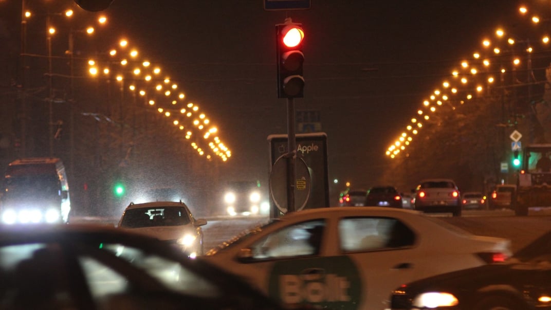 Иллюстративная фотография. Соборный проспект — главная улица Запорожья, расположенная вдоль левого берега Днепра, февраль 2021 года