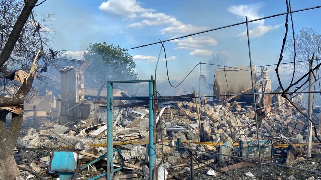 Наслідки російського авіаудару  по селу Моначинівка у Куп'янському районі Харківської області, 6 травня 2024 року