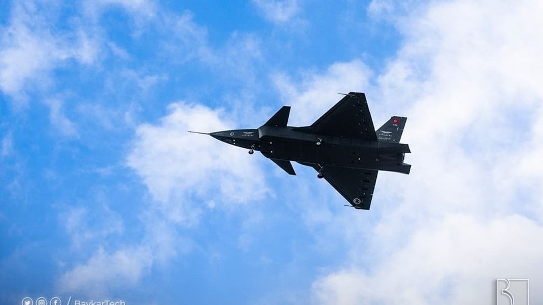 Bayraktar Kızılelma злетів у небо після наземних випробувань