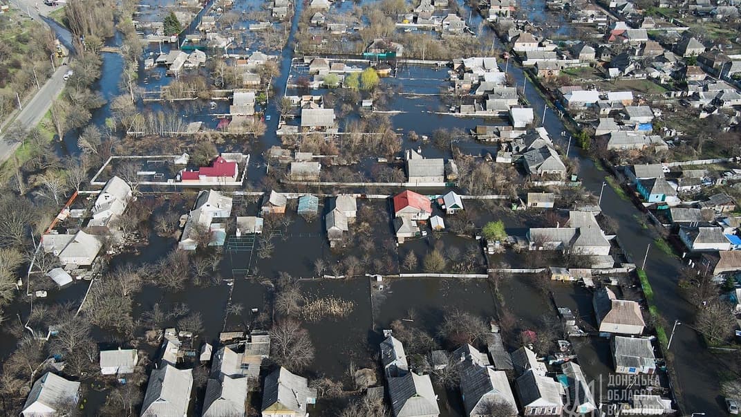 Около 260 домовладений были подтоплены в Краматорске из-за частично разрушенного водосбросного шлюза.