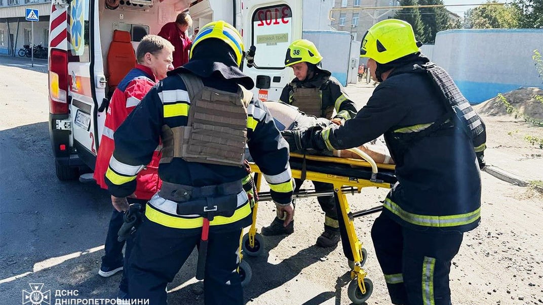 Последствия российского обстрела в Павлограде, 6 сентября 2024 года