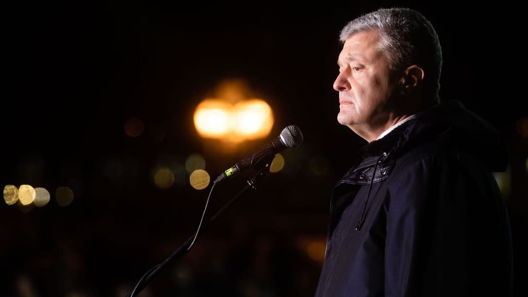 Порошенко думает судиться с теми, кто «распространяет ложь» о его отношении к Медведчуку. В перечне Офис президента