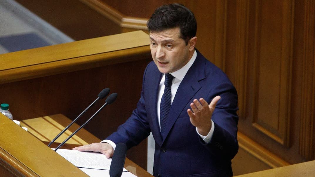 В борьбе с коррупцией у нас пока даже не ничья — Зеленский в Раде раскритиковал работу правоохранителей