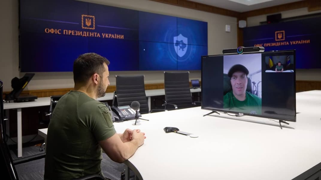 Президент Володимир Зеленський провів онлайн-бесіду з Олександром Усиком, 18 жовтня 2022 року