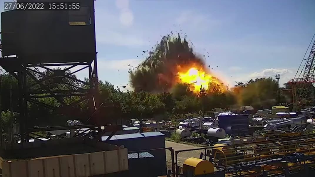 Момент ракетного удару по Кременчуку 27 червня