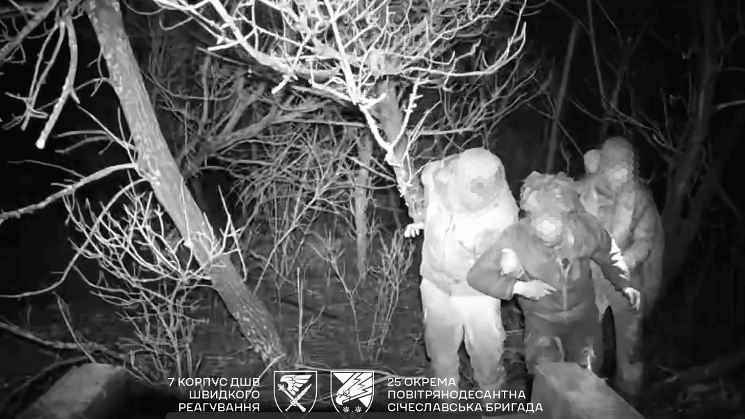 Военные двух бригад вместе спасли раненого пилота на Покровском направлении