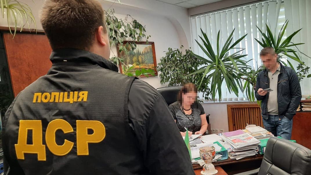 Правоохоронці прийшли з обшуками до приміщень фігурантів справи та комплексів підприємства