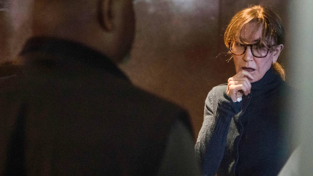 Акторка Фелісіті Хаффман чекає на початок слухання в коридорі Федерального суду в Лос-Анджелесі, Каліфорнія, США, 12 березня 2019 року