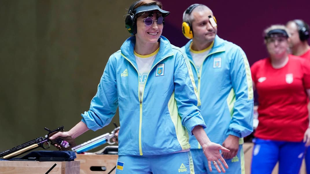 Олена Костевич та Олег Омельчук посіли третє місце у змішаному командному змаганні у стрільбі з пневматичного пістолета з 10 метрів, Токіо, 27 липня 2021 року