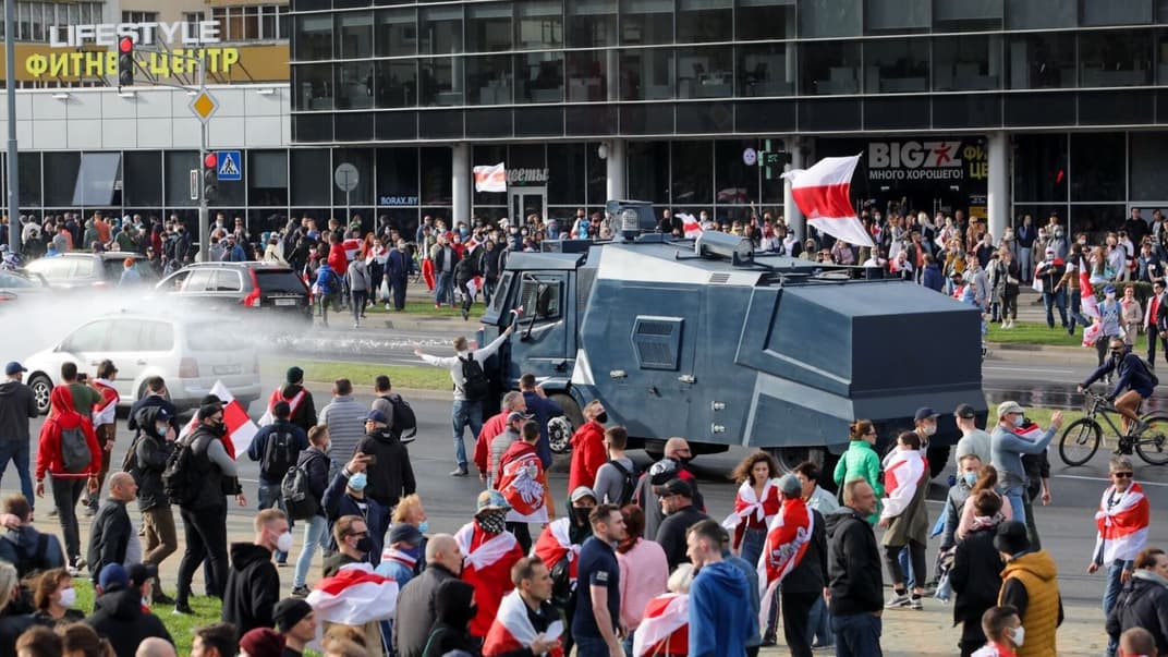 Протестувальників намагалися розігнати водометами, Мінськ, 4 жовтня 2020 року
