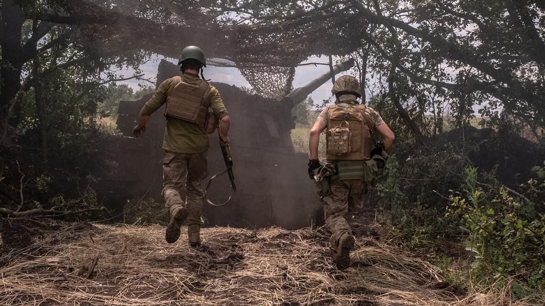 Украинские военнослужащие на поле боя