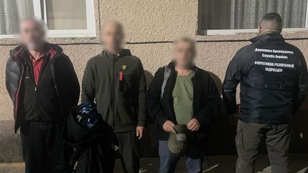 Возле границы с Румынией пограничники задержали «волонтеров» с фиктивными документами