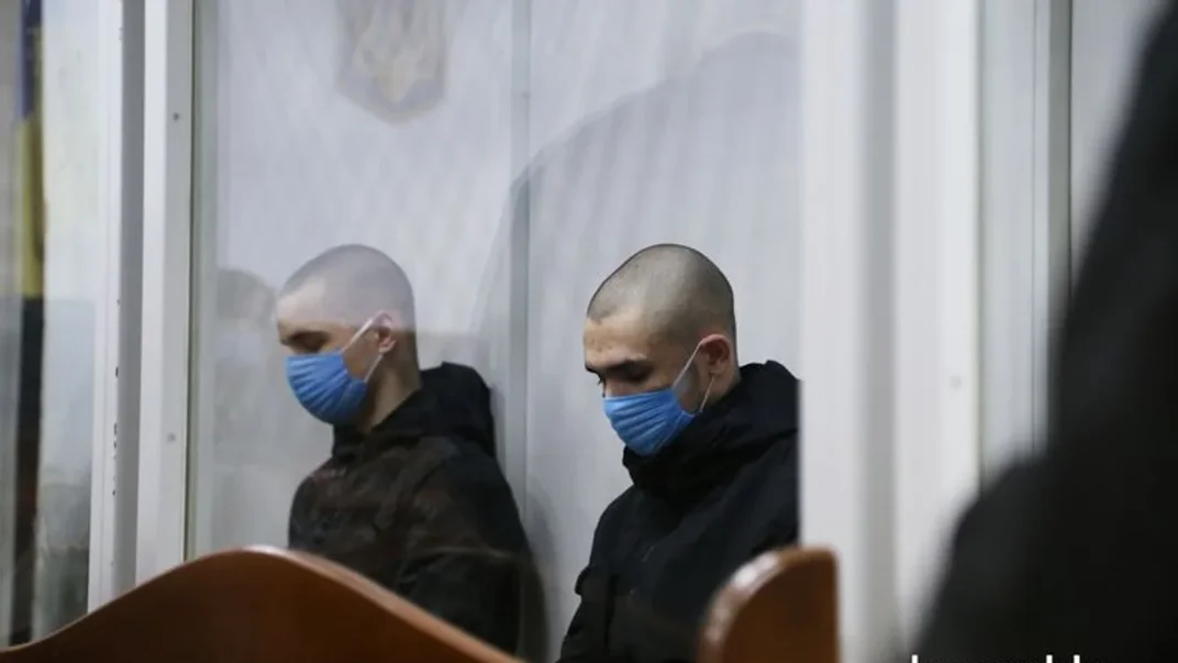 Обвинувачені в замаху на В'ячеслава Соболєва, у результаті якого загинув його син, Євген Семенов та Андрій Лаврега в Шевченківському суді Києва, 14 грудня 2020 року