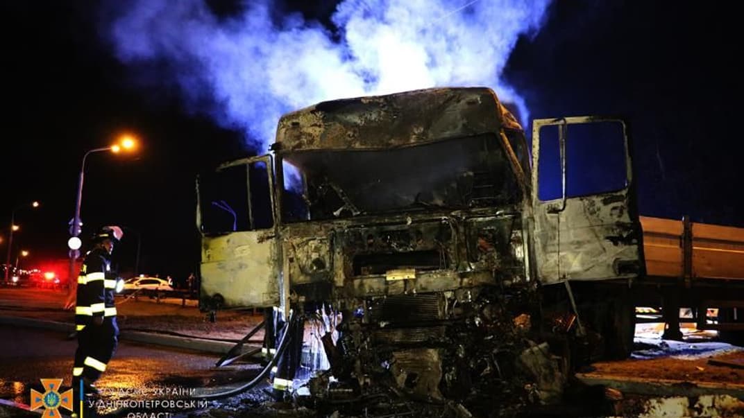 В Днепропетровской области столкнулись четыре грузовика