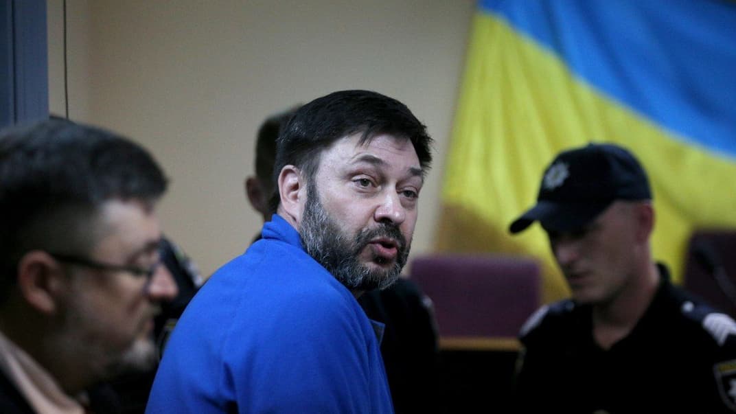 Кирилл Вышинский во время заседания Подольского райсуда Киева, 19 июля 2019 года. Вышинскому инкриминируют государственную измену и подрывную информационную деятельность против Украины