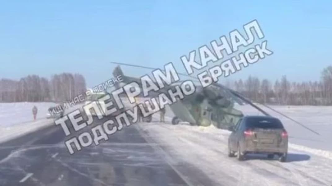В Брянской области рф аварийно сел вертолет Ми-8