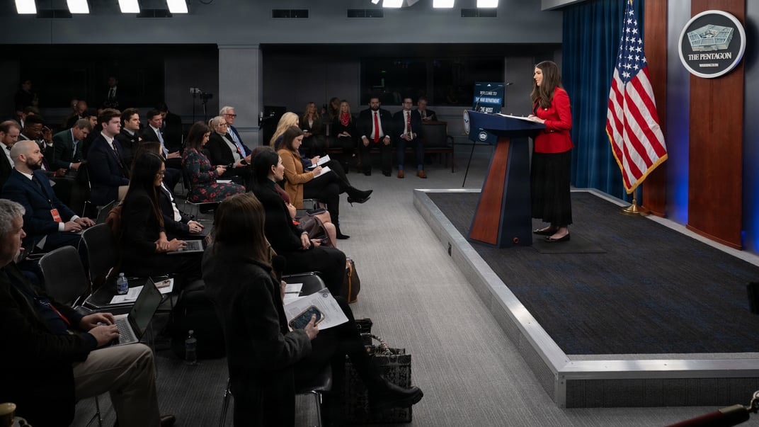 Речниця Пентагону Кінгслі Вілсон проводить брифінг, 2 грудня 2025 року