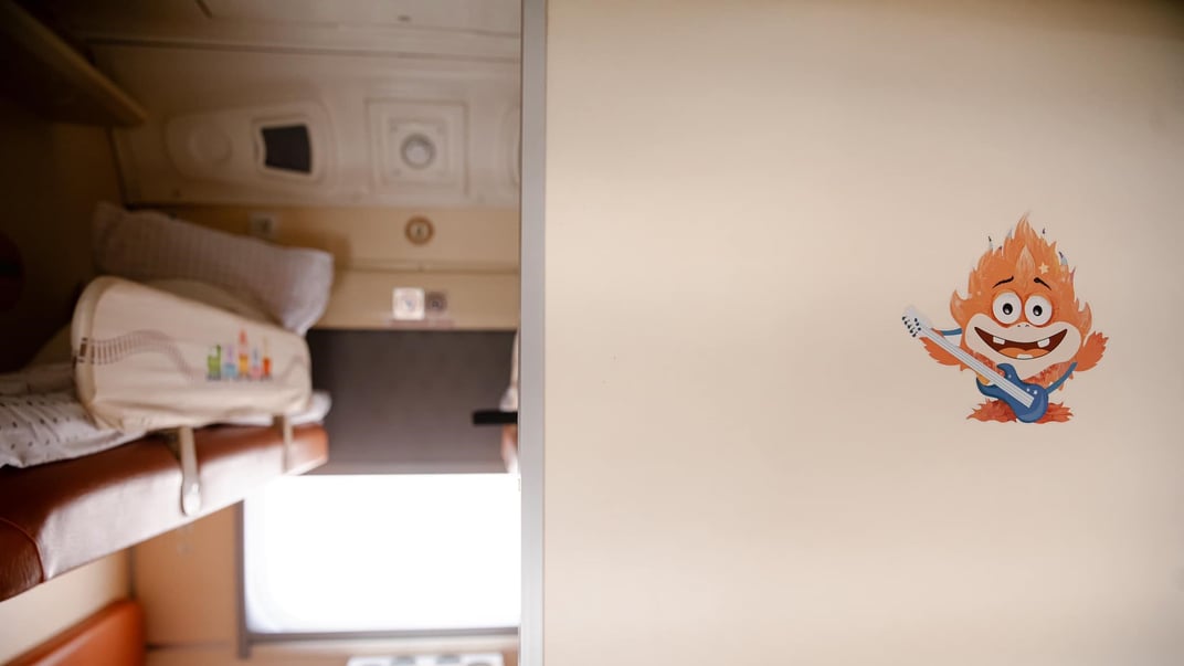 Иллюстративная фотография. Купе в детском вагоне №15/16 Харьков — Ясиня