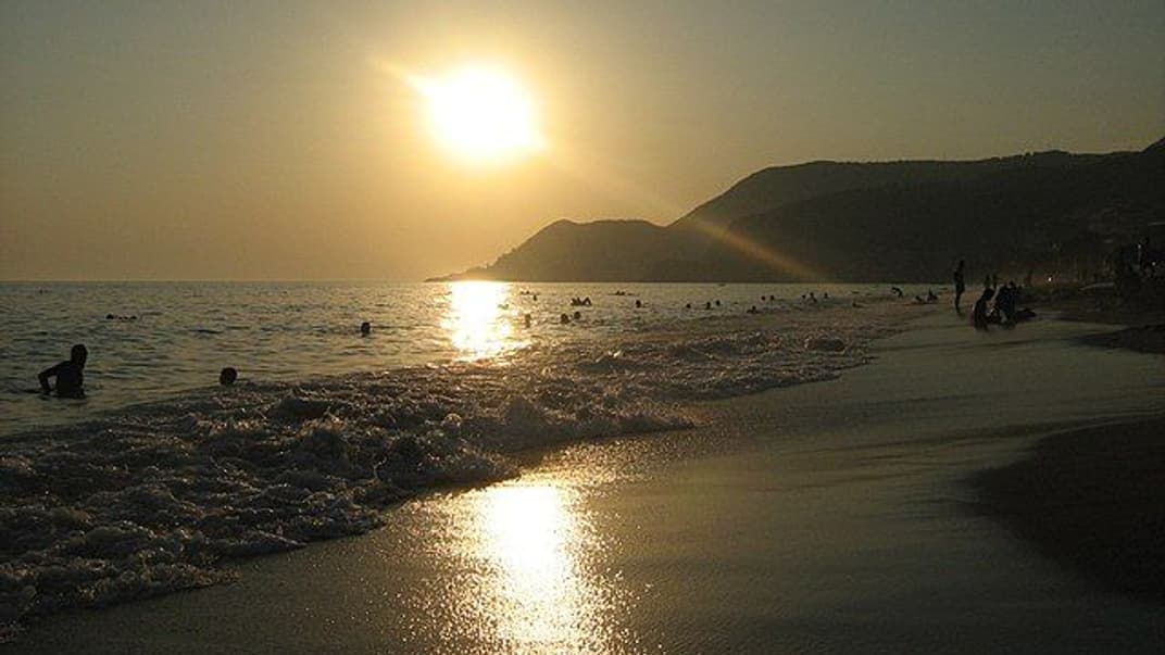 Пляж в городе Аланья, Турция