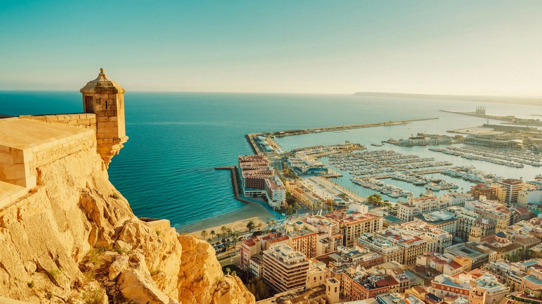 Ілюстративне фото. Вид на місто Аліканте, що на південному сході Іспанії