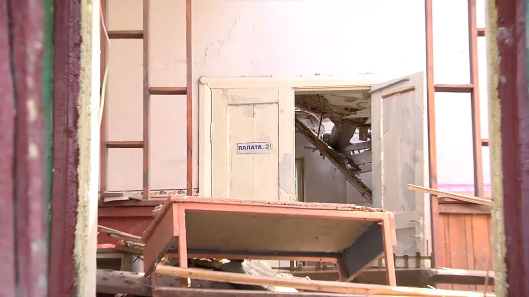 Наслідки обстрілу лікарні у Великій Писарівці