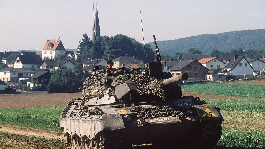 Leopard 1 во время учений в 1983 году