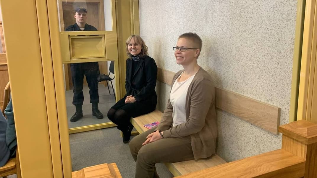 Людмила Чекіна (зліва) та Марина Золотова в Мінському суді, 17 березня 2023 року
