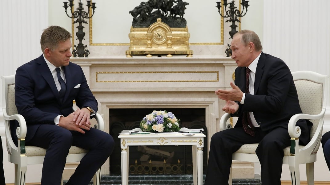 Премьер-министр Словакии Роберт Фицо и глава россии владимир путин во время встречи в кремле, 22 декабря 2024 года