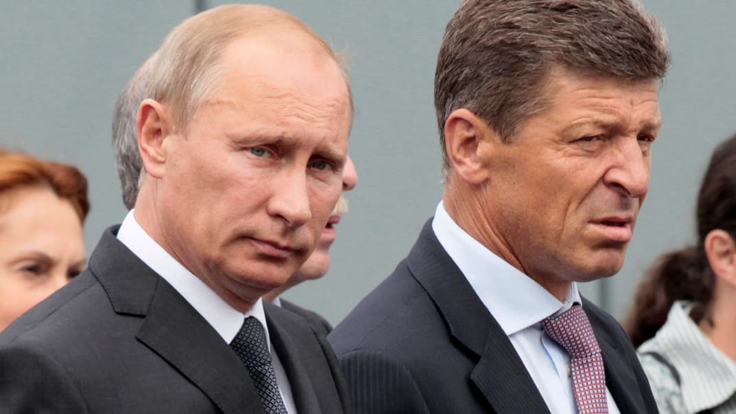 президент России Владимир Путин и заместитель руководителя администрации президента России Дмитрий Козак, Санкт-Петербург, 2011 год