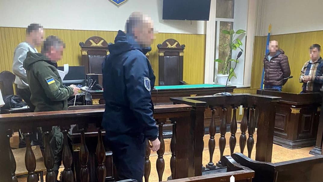 Чиновник воинской части во время заседания суда