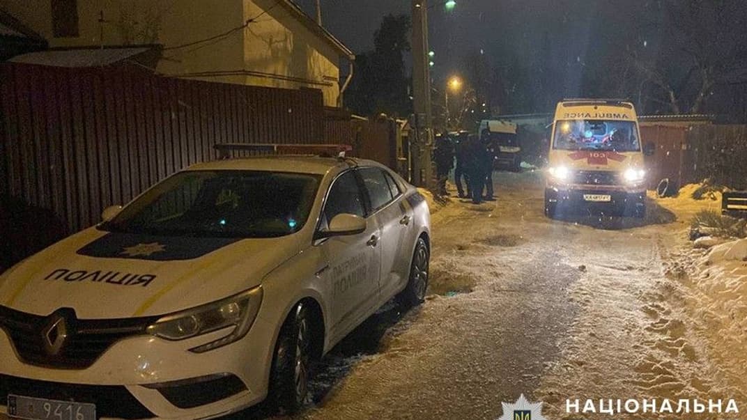 Поліціянти та медики на місці події