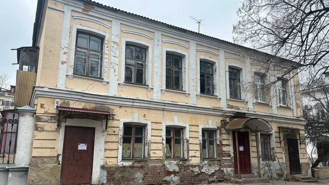 Будівля в Полтаві, яку передали в оренду приватній фірмі на п’ять років під готель