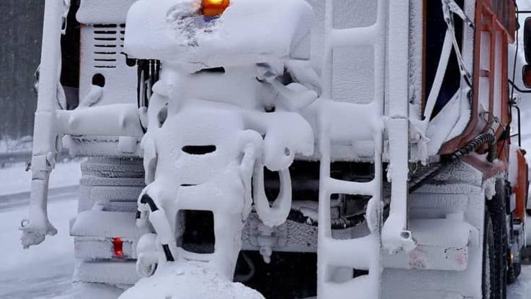 Сніг на вантажівці