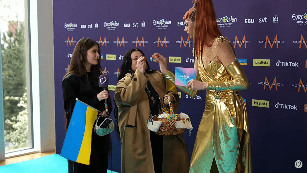 alyona alyona і Jerry Heil на церемонії відкриття Євробачення-2024