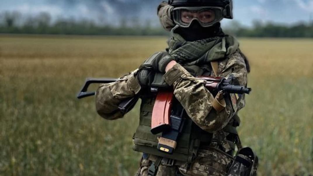Украинская военнослужащая, иллюстративное фото