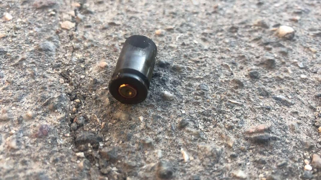 В Очакове неизвестный выстрелил в военного и скрылся. Полиция начала спецоперацию